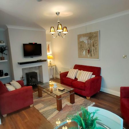 Russell Mews Apartment Енис Екстериор снимка