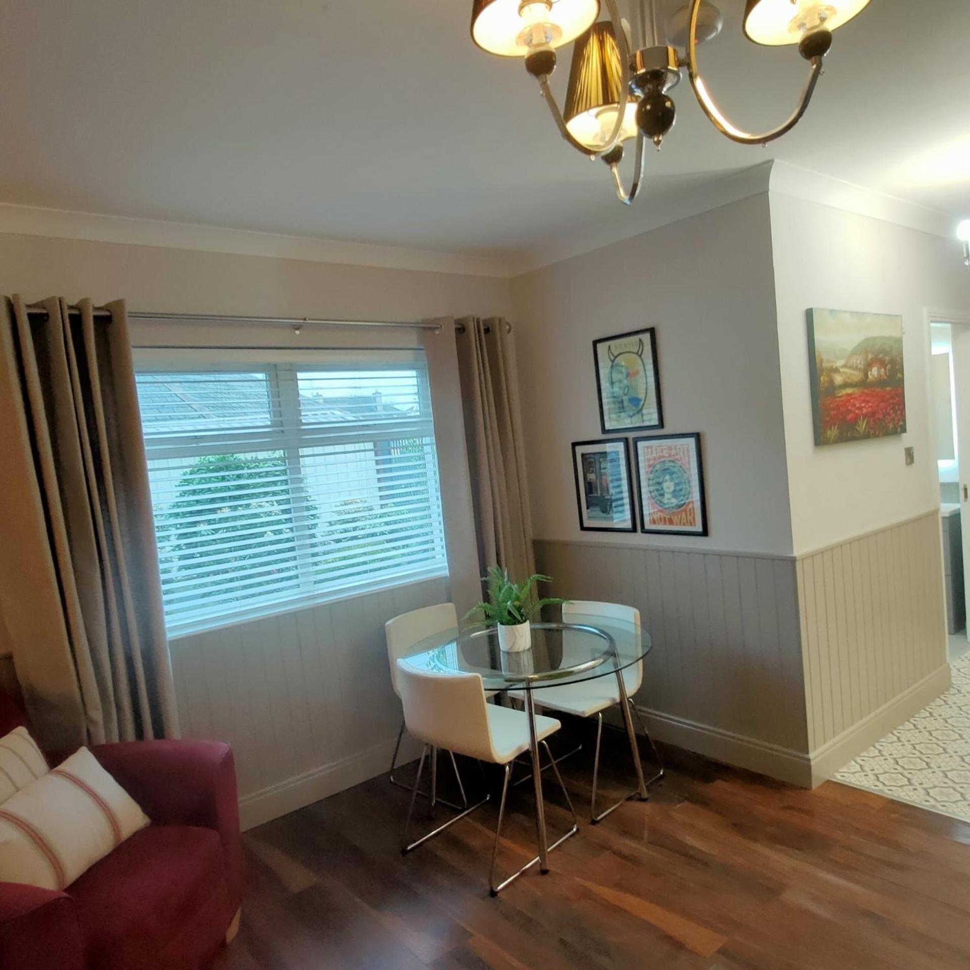 Russell Mews Apartment Енис Екстериор снимка