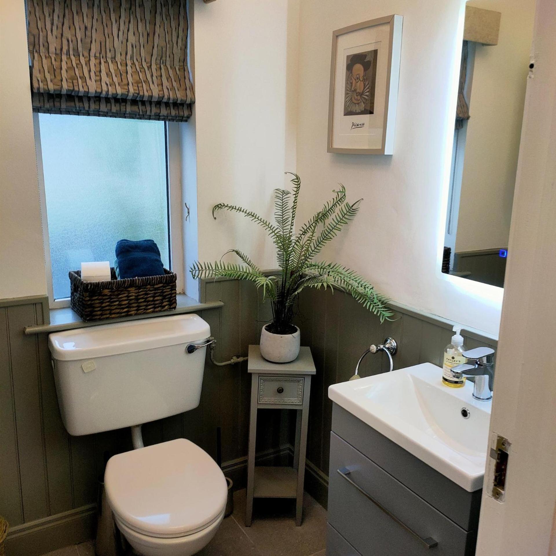 Russell Mews Apartment Енис Екстериор снимка